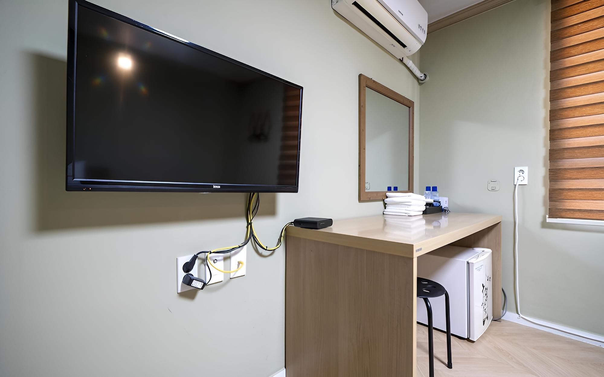Room (Standard bed/absolutely non-smoking () - Photo 5