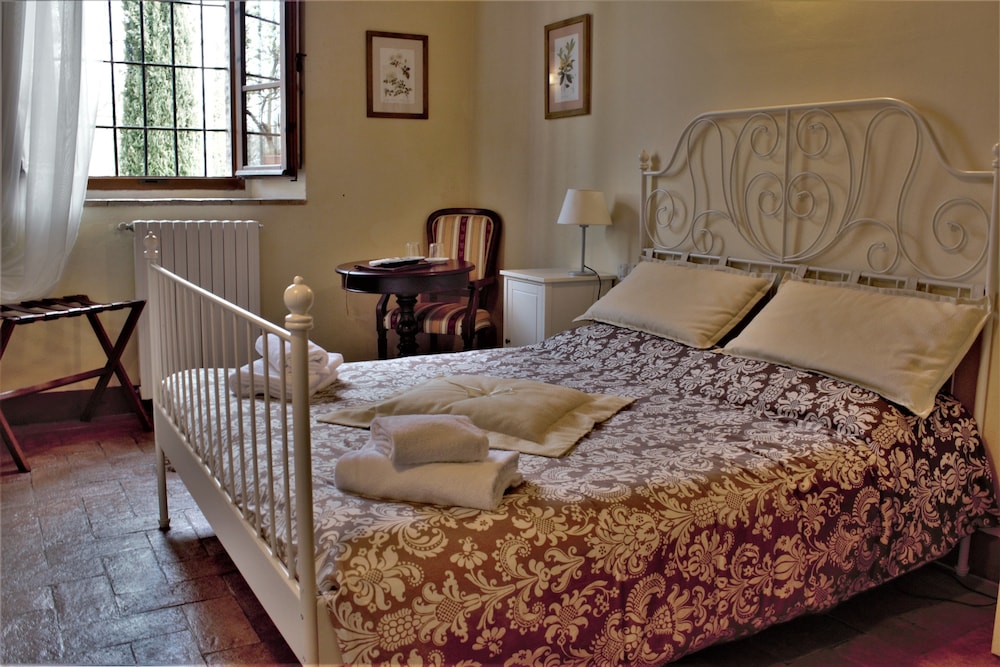 Standard Double or Twin Room, Hill View photo 1