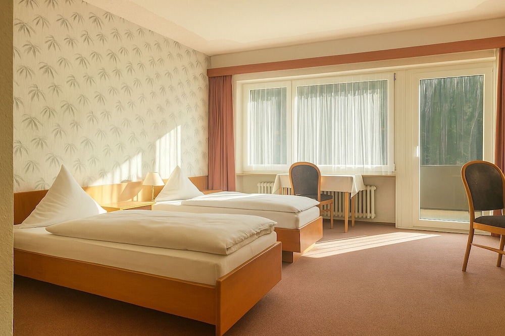 Basic Room, 2 Twin Beds photo 2