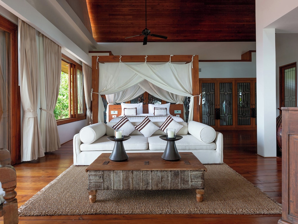 Villa photo 3