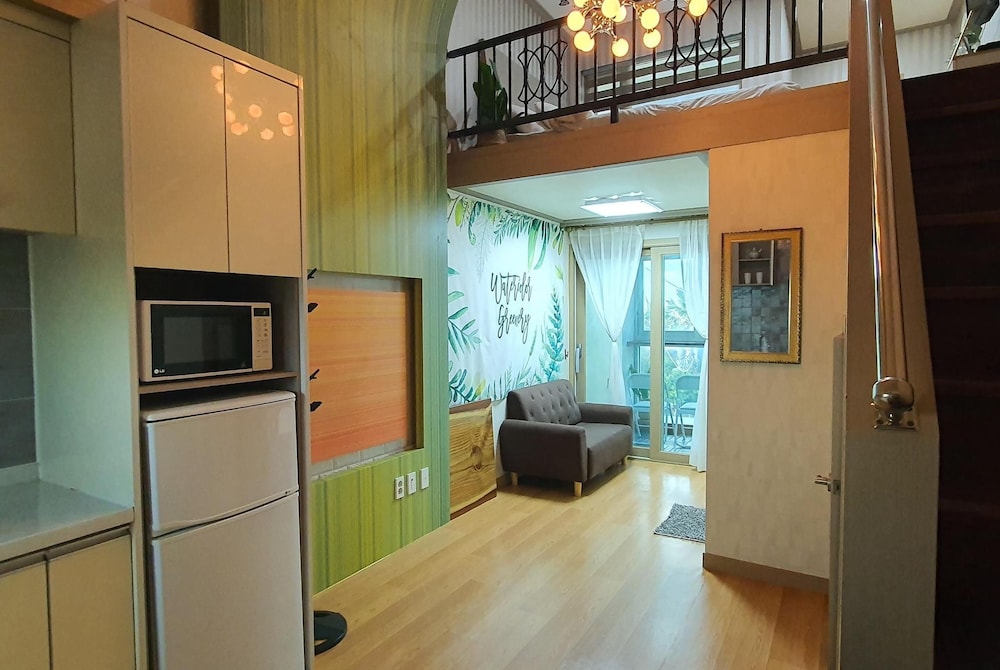 Basic Room, 1 Bedroom (Dandy Room 202 (Ocean View/Spa)) - Photo 1