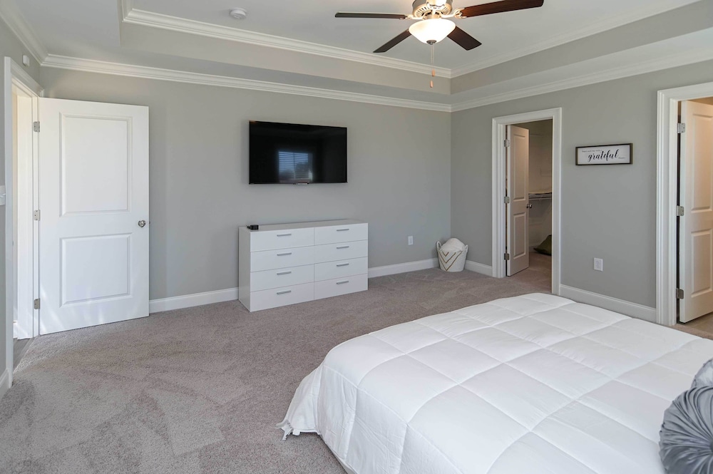 House (4 Bedrooms) photo 2