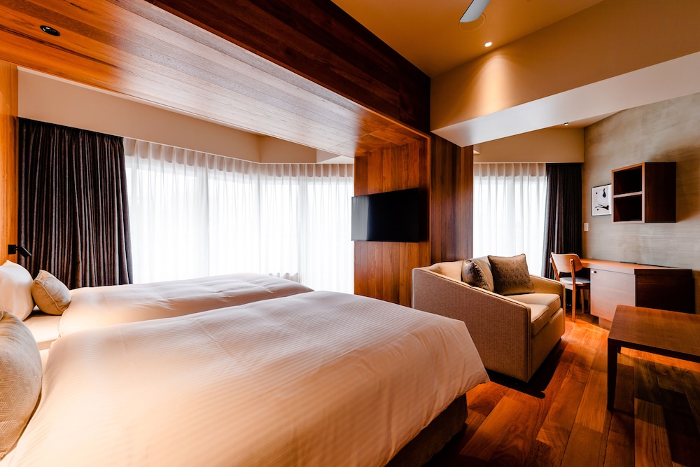 Deluxe Triple Room, Non Smoking - Photo 1