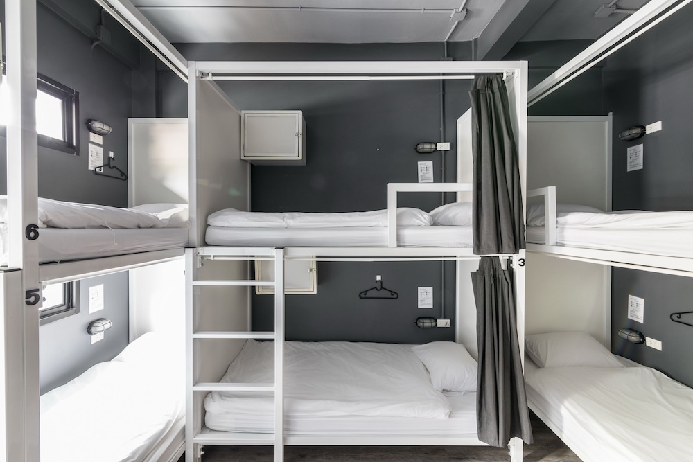 6-Bed Female Dormitory photo 3