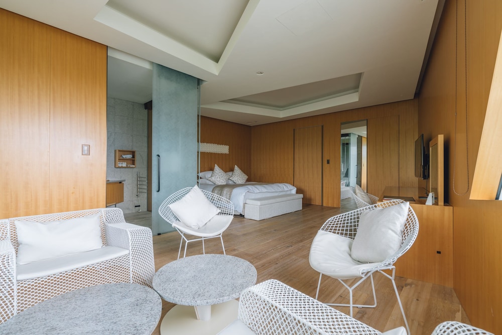 Luxury King Room, Mountain View photo 3