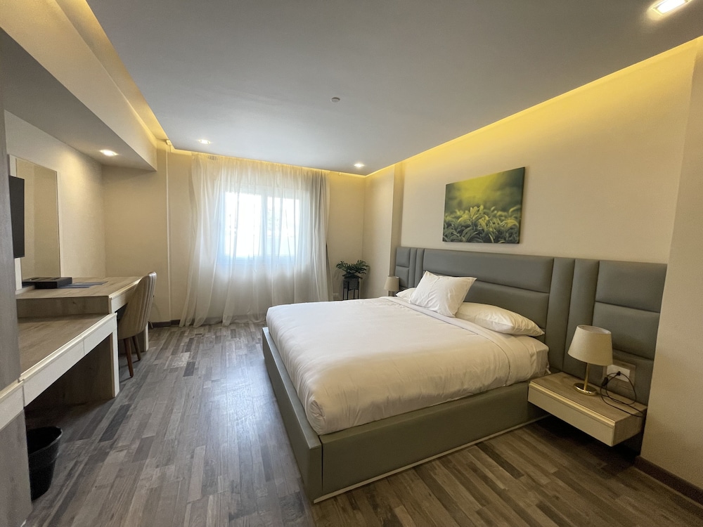 Superior Studio King Apartment