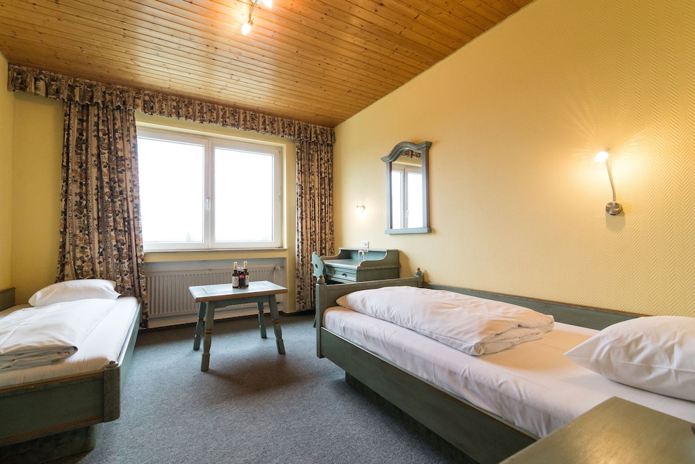 Standard Double Room - Photo 2