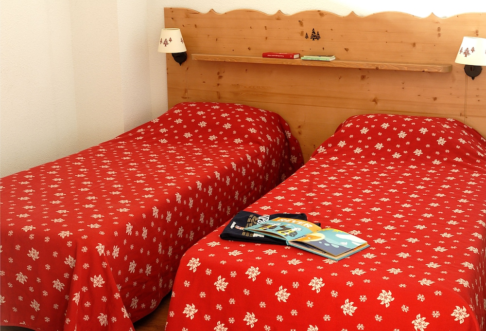 3 room semi-detached chalet with cabin room for 8 photo 2