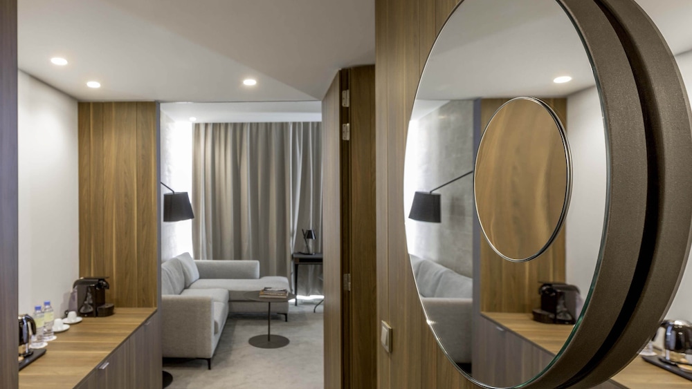 Suite, 1 Queen Bed (Additional Living Area) photo 1