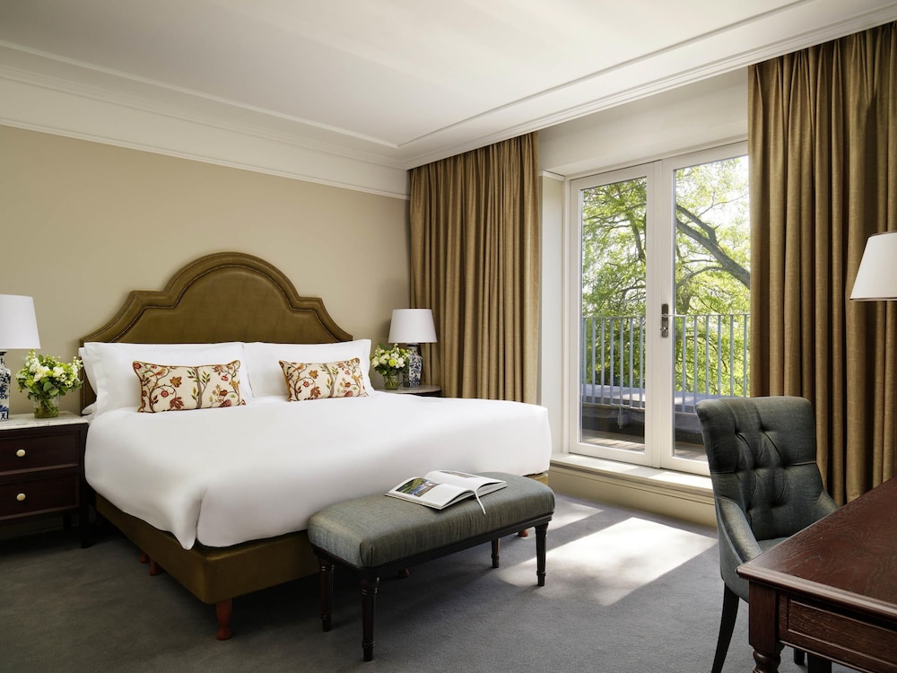 Fairmont Signature Garden Suite - Photo 1