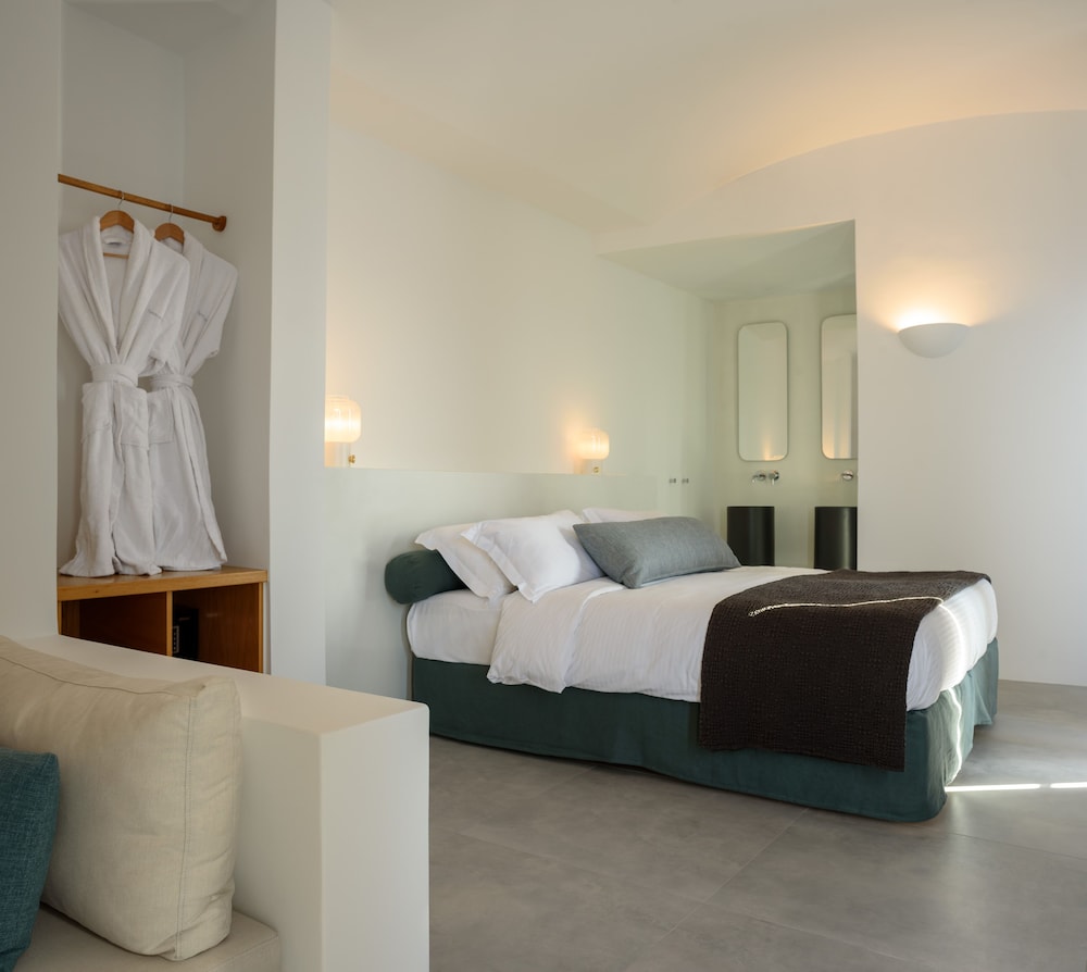 Executive Suite - Photo 12