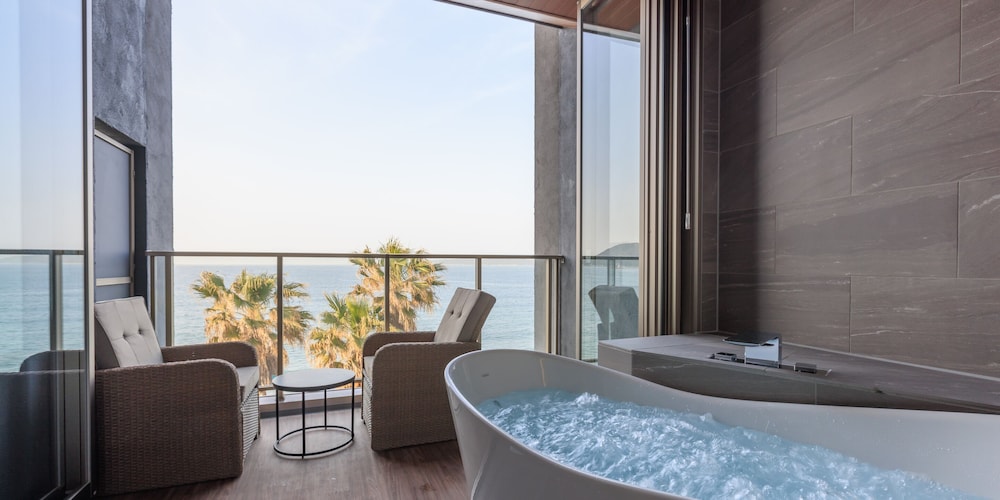 Luxury Twin Room - Photo 3