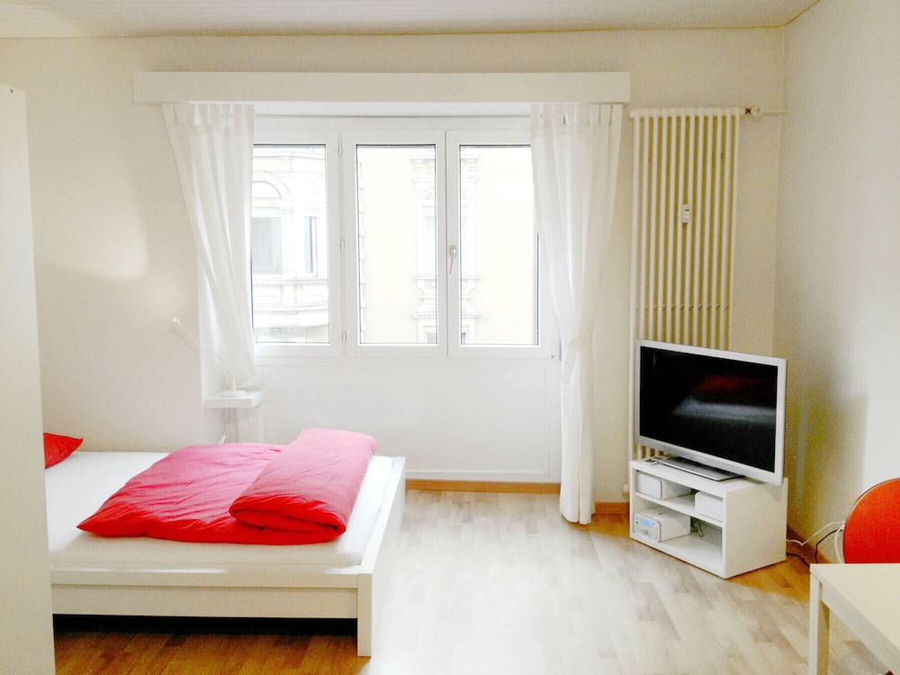Studio, Kitchen, Lakeside