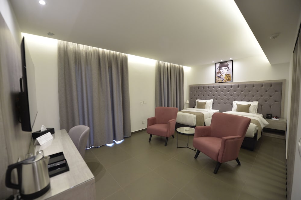 Business Room, 1 Bedroom - Photo 6