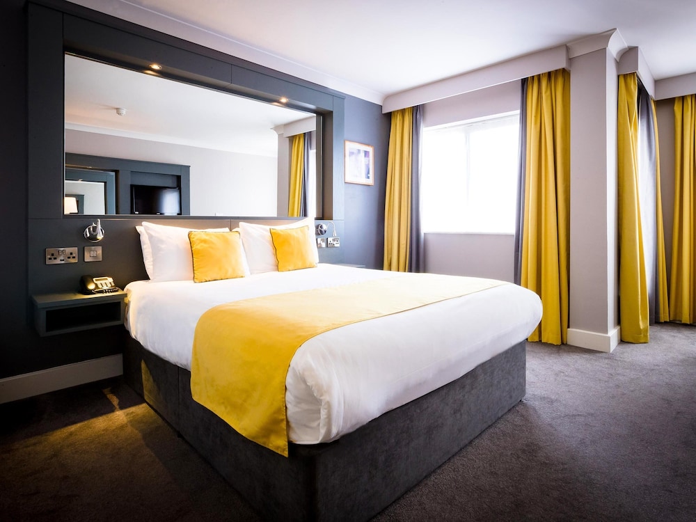 Available room