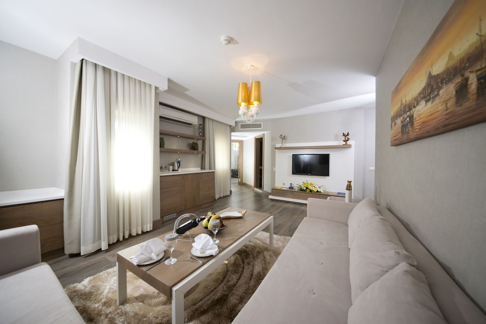 Suite, 1 Bedroom, Jetted Tub