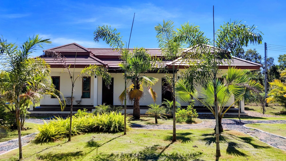Grand Bungalow photo 2
