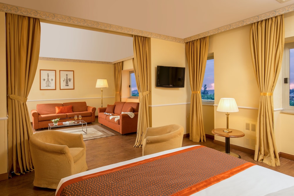 Junior Studio Suite