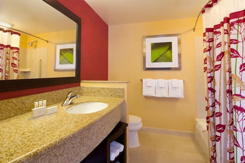 Room, 2 Queen Beds (Mobility/Hearing Accessible, Tub) - Photo 4