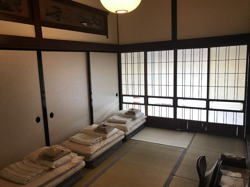 Traditional House for 4 Guests photo 3