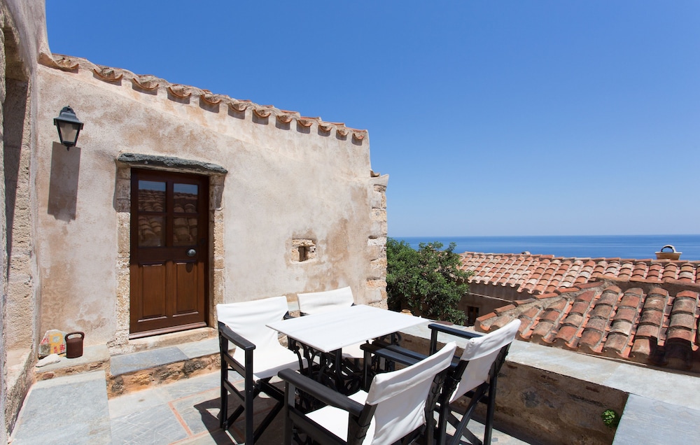 Family Suite, 1 Bedroom, Kitchenette, Sea View