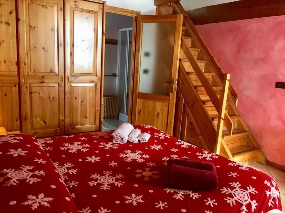 Family Quadruple Room, 2 Bedrooms, 2 Bathrooms, Mountainside photo 3