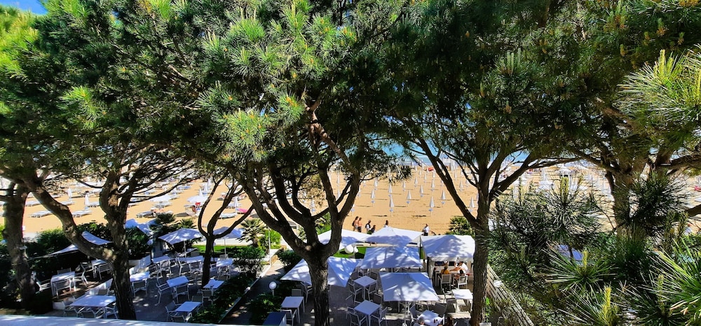 Double or Twin Room, Balcony, Partial Sea View - Photo 5