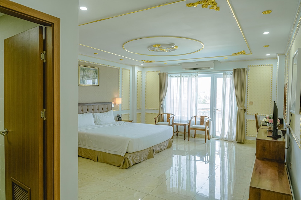 Premier Platinum King Room photo 2
