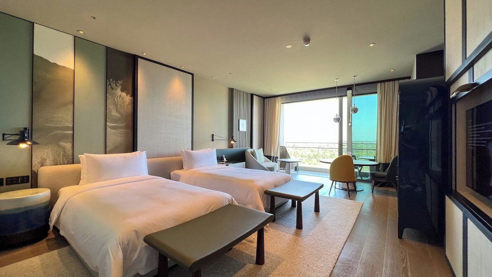 Superior Ocean View Twin - Photo 6