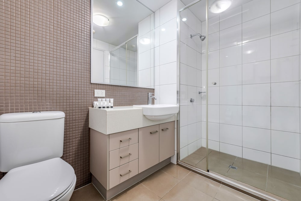 Studio Apartment - Photo 2