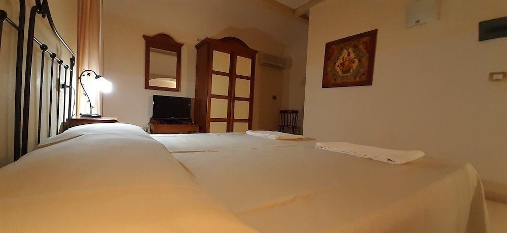 Quadruple Room - Photo 3