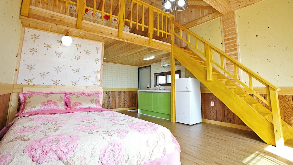 Room (Lilac) photo 3