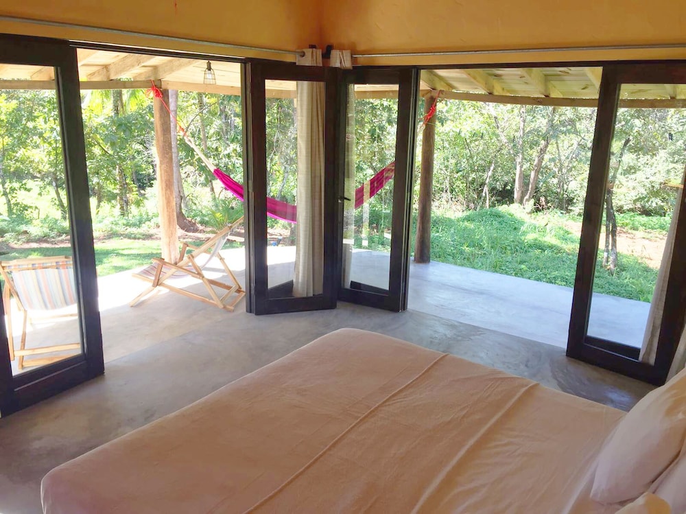 Deluxe Studio Suite, Multiple Beds, Partial Ocean View photo 2