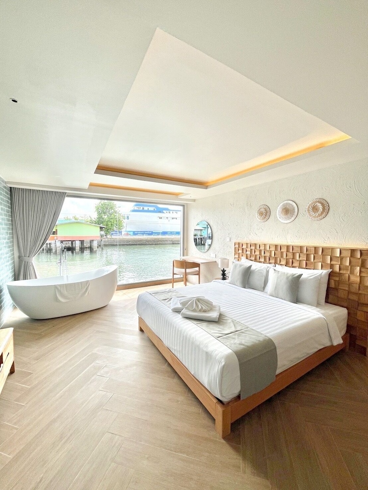 Comfort Room, Sea View
