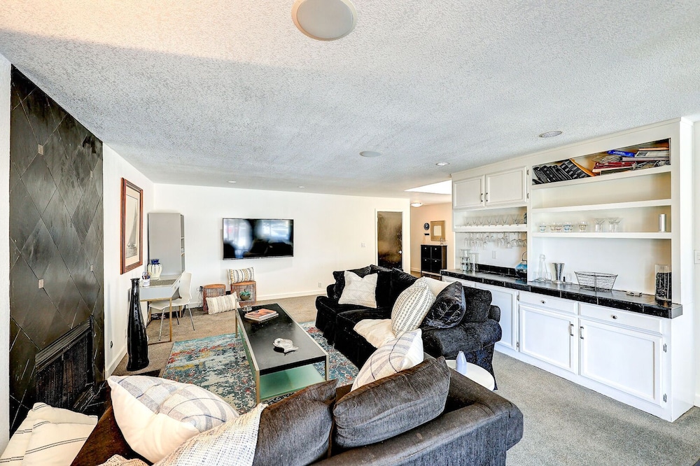Luxury House photo 1