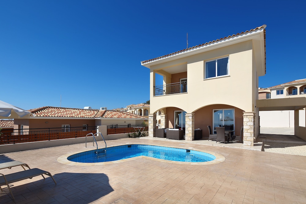 Villa, 2 Bedrooms, Pool Access photo 2