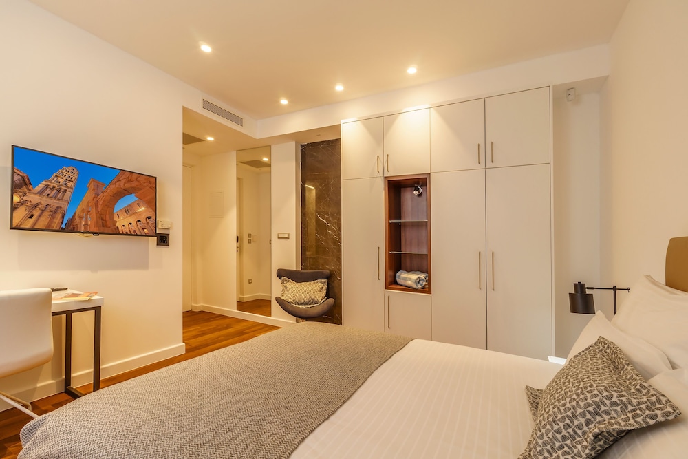 Economy Room, 1 Queen Bed
