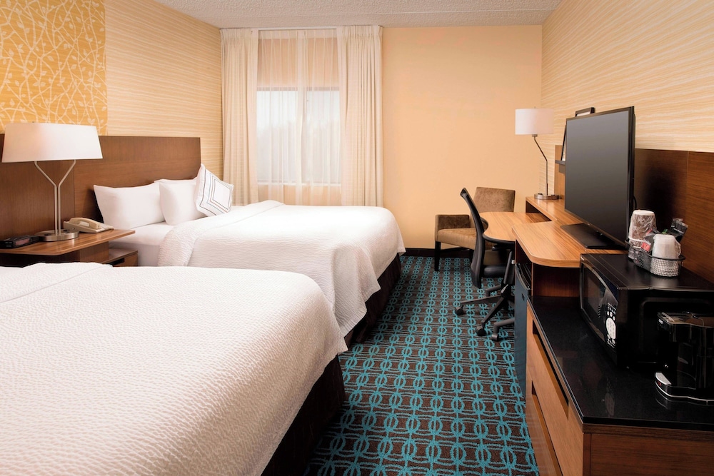 Room, 2 Queen Beds (Mobility Accessible, Transfer Shower) photo 1
