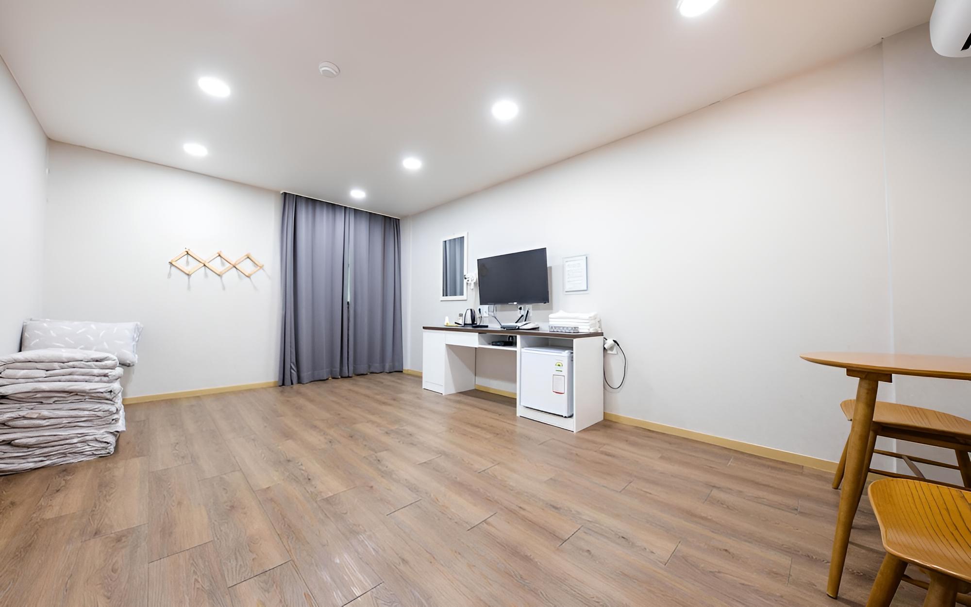 Room (Ondol (large)) - Photo 2