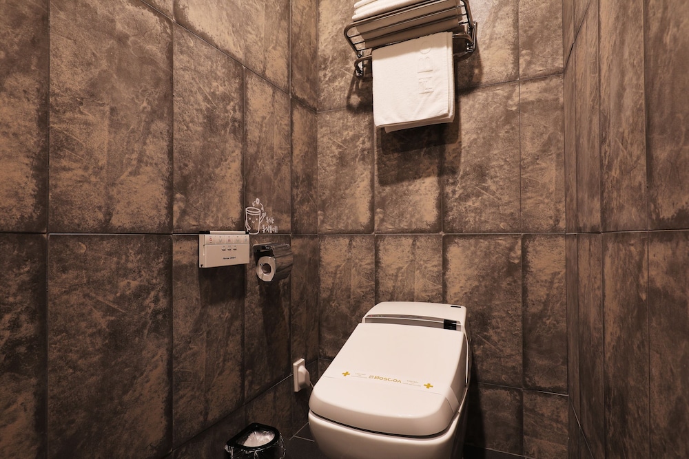 Deluxe Double Room (No Breakfast) - Photo 4