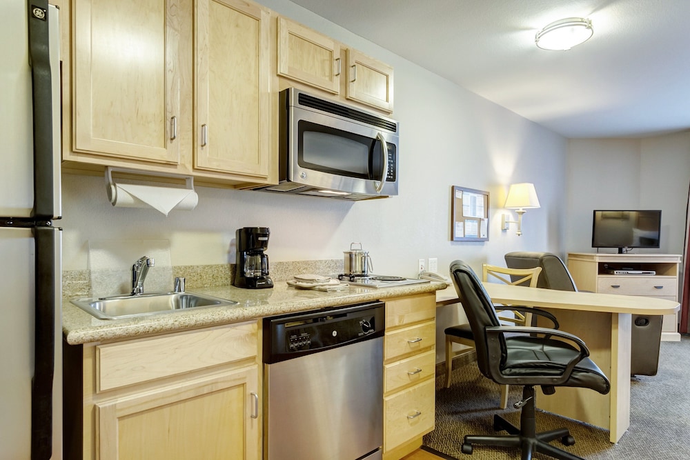 Suite, 1 Bedroom, Accessible (Mobility) - Photo 9