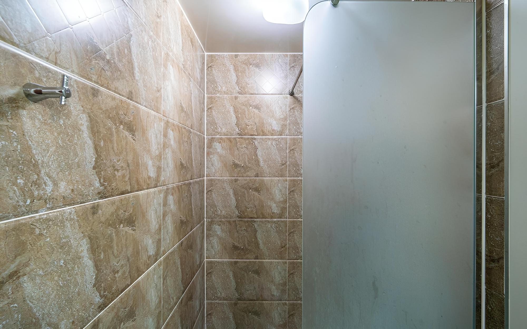 Room (Standard (Free Breakfast Netflix Avai) - Photo 6