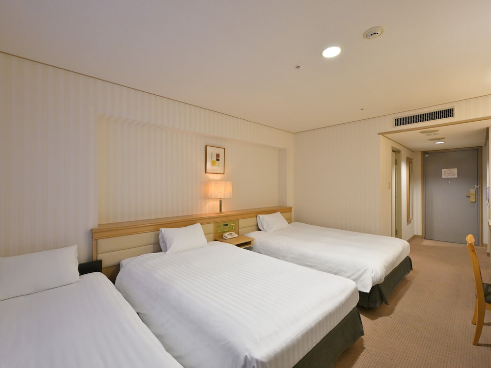 Triple Room, Smoking