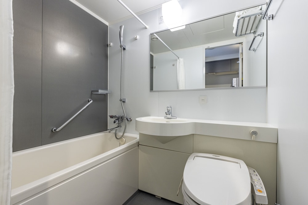 Moderate Semi-Double Room for 2 people / Washer-Dryer