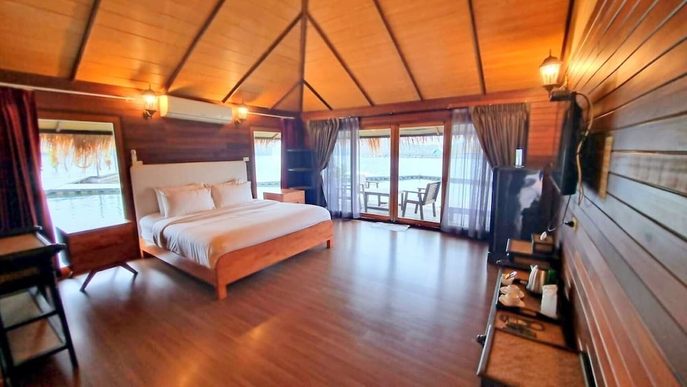 Maldives Deluxe See View - Photo 11