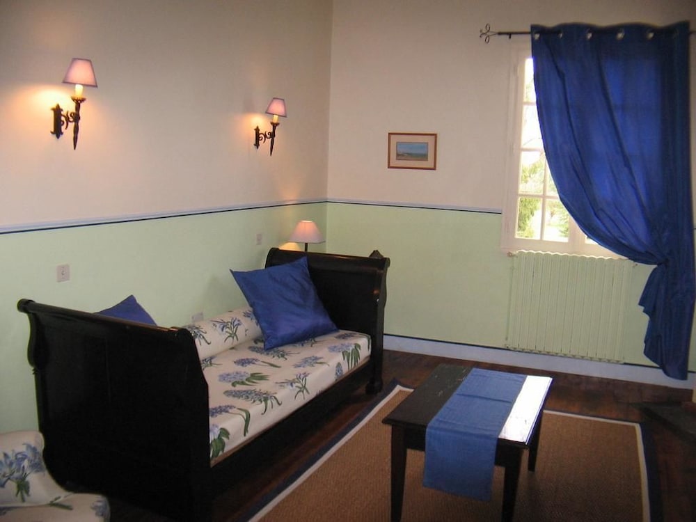 Family Room photo 2