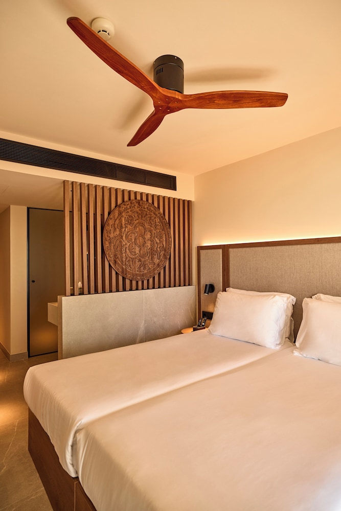 Standard Double Room (Flow) thumbnail 5