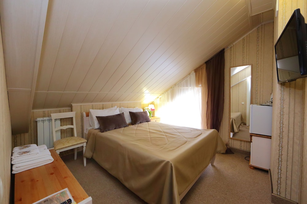 Economy Double Room, Shared Bathroom photo 1