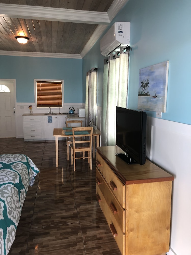 Suite, 1 King Bed with Sofa bed, Non Smoking, Sea View photo 2