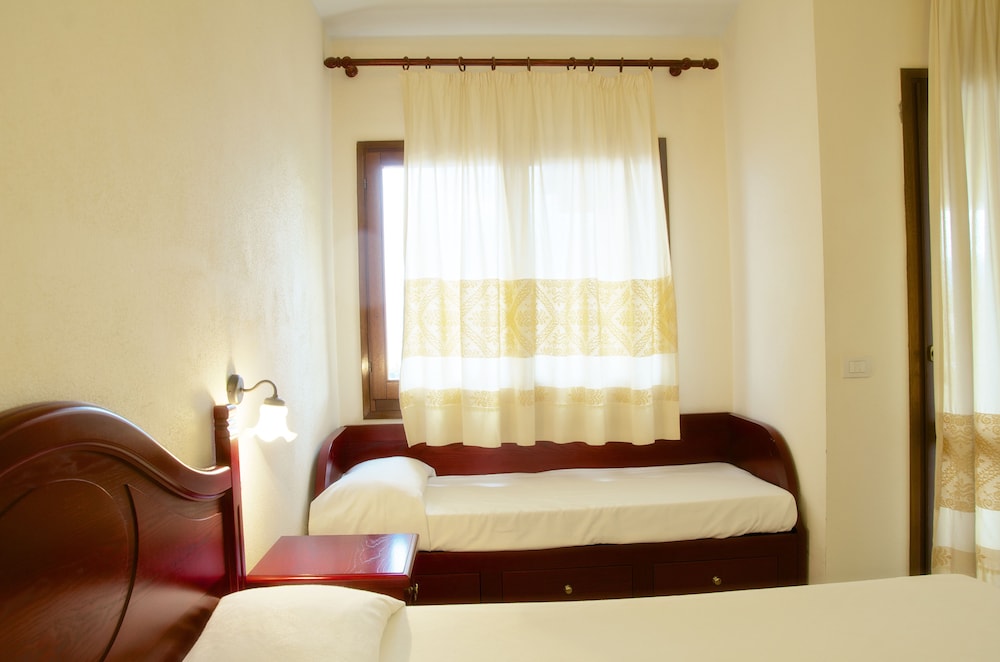 Triple Room - Photo 1